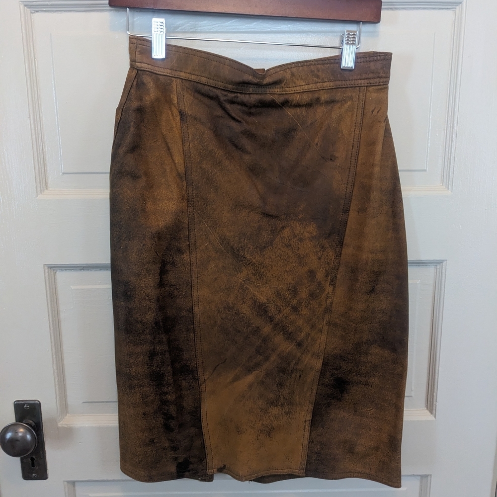 Vintage 80's Winlet Brown Leather Skirt.  Knee Length.  Size 11/12.